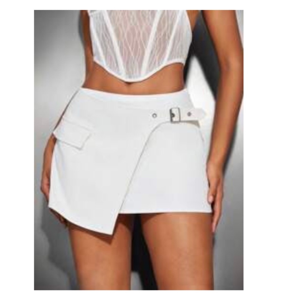White skort with buckle